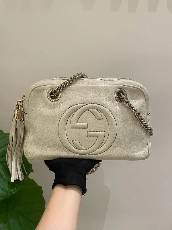 Women Gucci bags with interlocking G hardware for a classic lookGucci Soho White Leather Shoulder Bag Medium