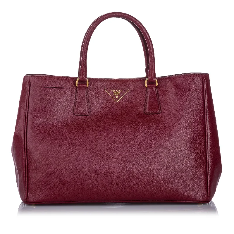 Prada bags with a front - zip pocket for small items like cards and keysPrada Saffiano Lux Galleria Tote  (SHG-12172)