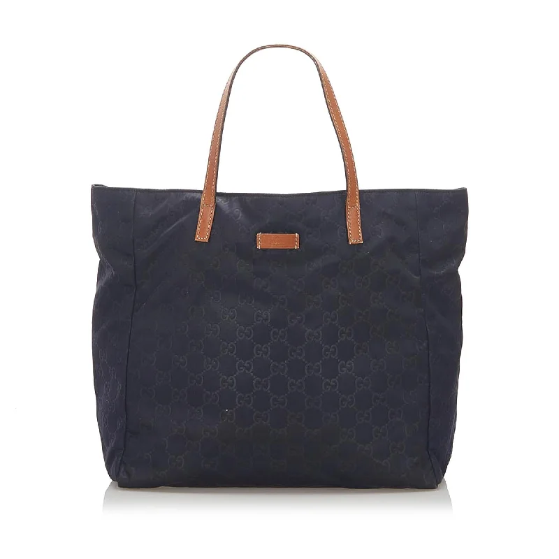 Women Gucci bags with a zip - around closure for securityGucci GG Nylon Tote Bag (SHG-18748)