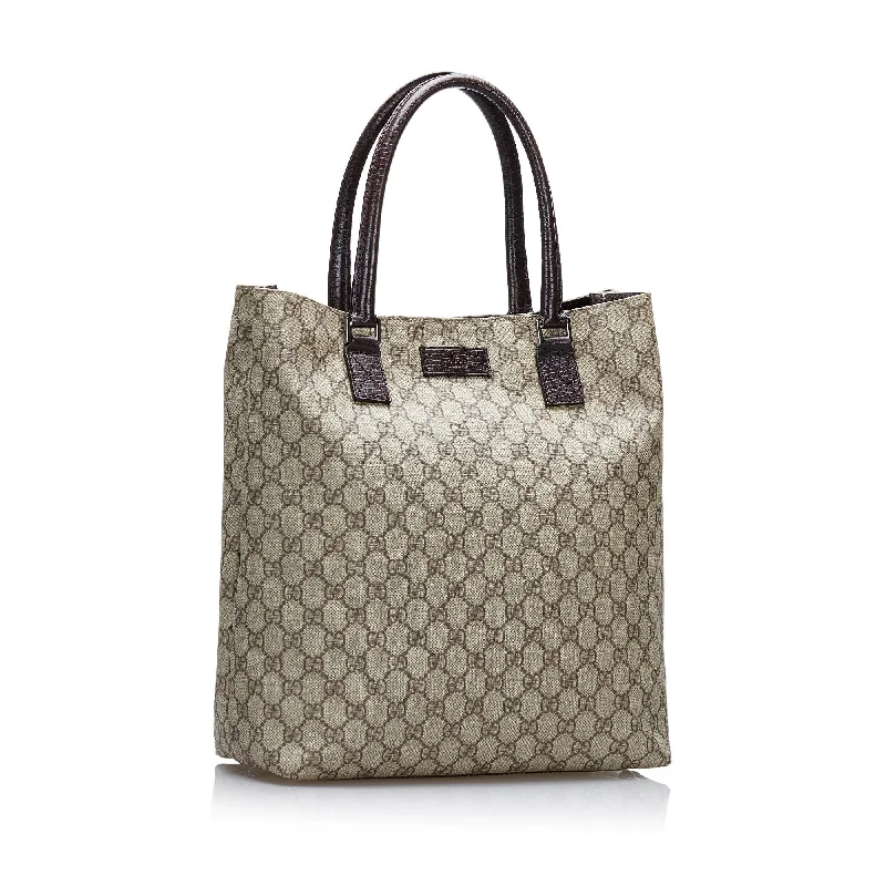 Gucci tote bags for women with a printed Gucci logoGucci GG Supreme Tote (SHG-36817)