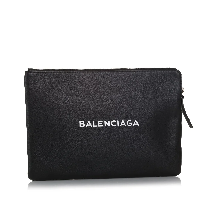 Balenciaga Glove large size with hand - painted accentsBalenciaga Everyday Logo Clutch (SHG-R17o5t)