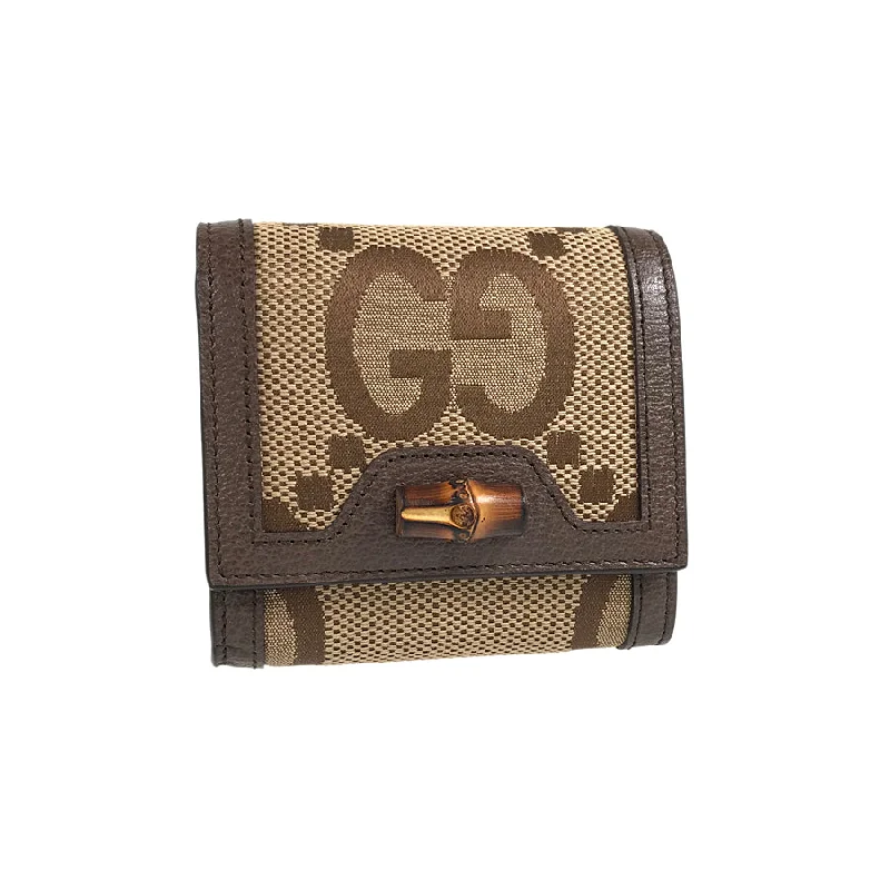 Ladies Gucci Dionysus bags with a star - shaped charmGUCCI Diana Bamboo Compact Wallet wallet