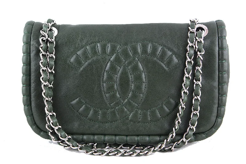 Chanel Lightweight Handbag for Daily ErrandsChanel Forest Green Flap, On the Bund Logo Bag