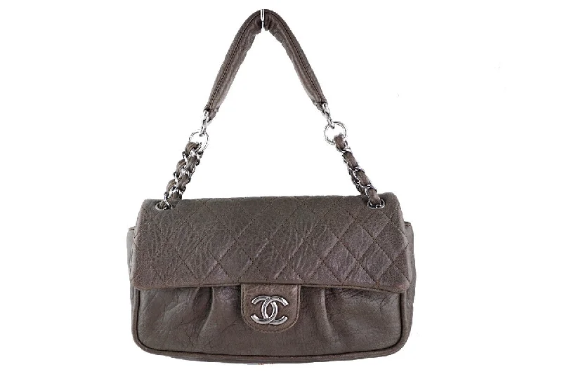 Chanel Vintage Inspired Handbag for Retro LoversChanel Taupe Brown Thick Pebbled Jumbo Classic Flap Bag