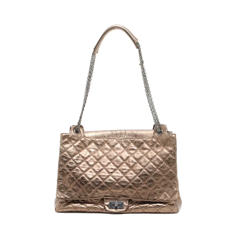 Chanel Quilted Leather Shoulder Bag for FashionistasChanel Matrasse Leather Chain Shoulder Bag 2.55 Gold Silver Gold