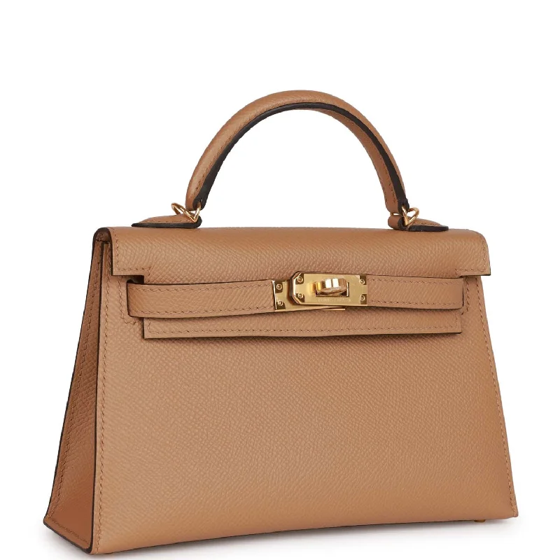 Hermès Kelly Bags with a two - tone leather design for visual interestHermes Kelly Sellier 20 Chai Epsom Gold Hardware