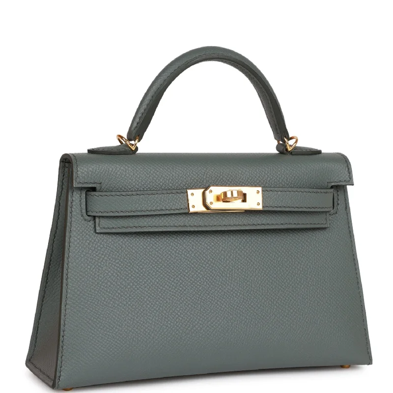 Hermès Kelly Bags with an embossed leather pattern for added textureHermes Kelly Sellier 20 Vert Amande Epsom Gold Hardware