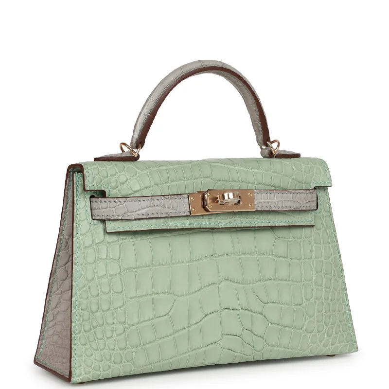 Hermès Kelly Bags with a chain - embellished handle for a modern twistHermes Special Order (HSS) Kelly Sellier 20 Vert D'eau and Gris Perle Matte Alligator Permabrass Hardware