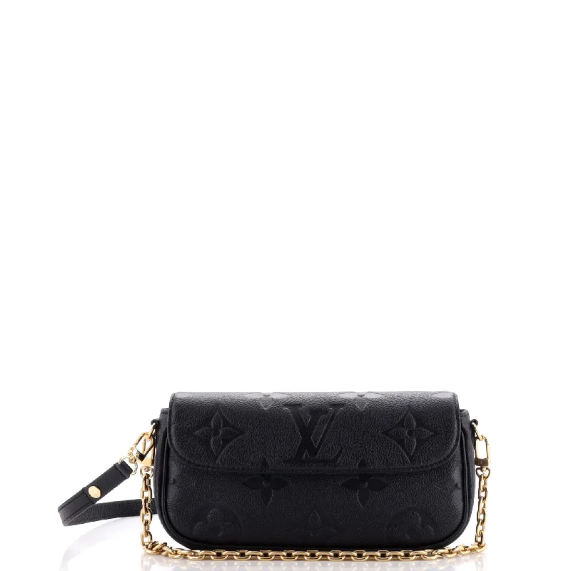 Ivy Wallet on Chain Monogram Empreinte Giant